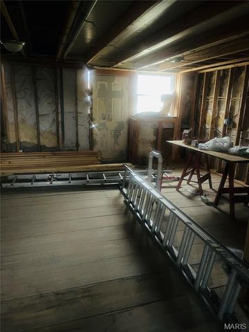 6838 Julian Avenue, St Louis, MO 63130