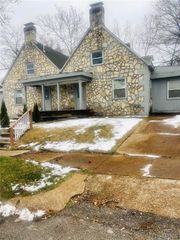 6838 Julian Avenue, St Louis, MO 63130