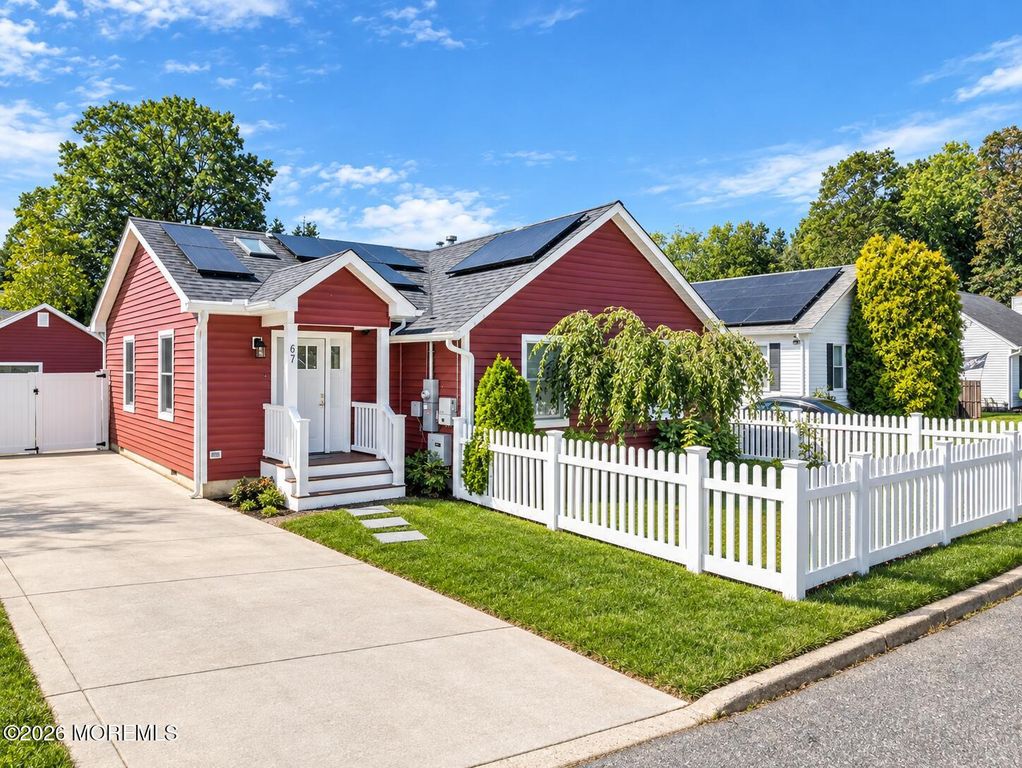 67 Leonard Avenue, Atlantic Highlands, NJ 07716