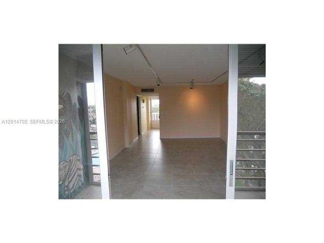 115 Royal Park Dr 4B, Oakland Park, FL 33309