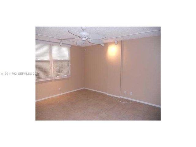 115 Royal Park Dr 4B, Oakland Park, FL 33309