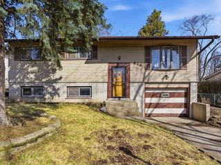 646 Dickens Avenue, Glendale Heights, IL 60139