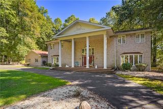 8650 Hidden Hills Drive SE, Howland, OH 44484