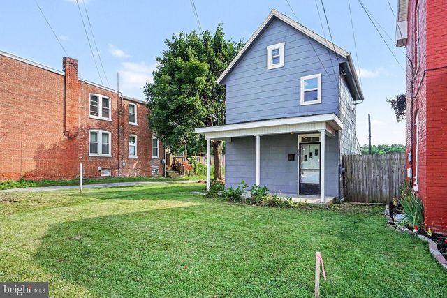 222 W 4TH ST, Waynesboro, PA 17268