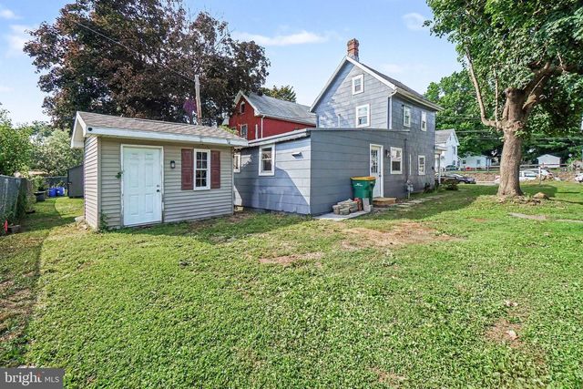 222 W 4TH ST, Waynesboro, PA 17268
