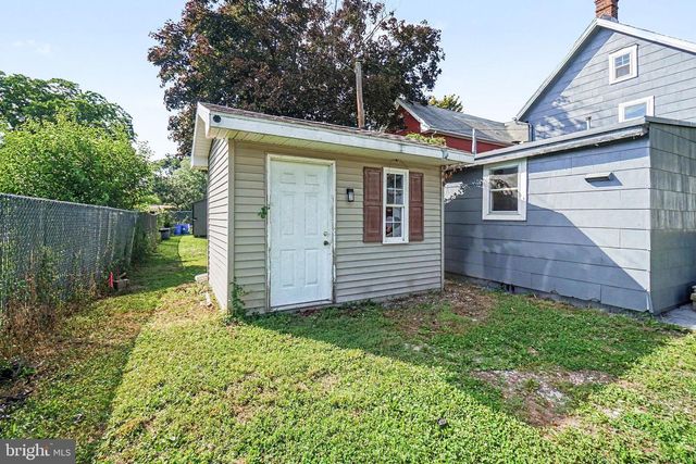 222 W 4TH ST, Waynesboro, PA 17268
