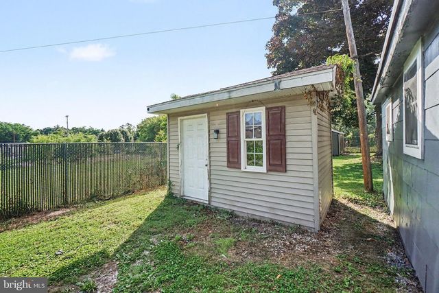 222 W 4TH ST, Waynesboro, PA 17268