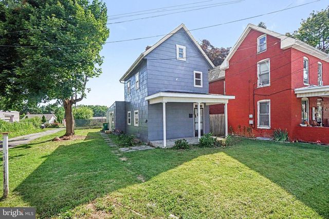 222 W 4TH ST, Waynesboro, PA 17268