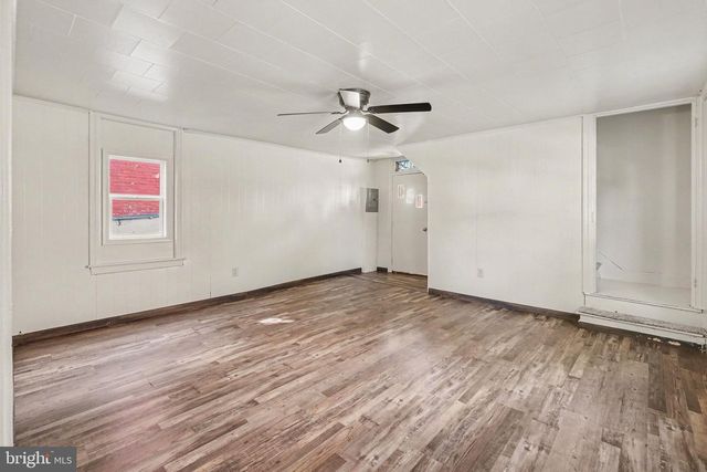 222 W 4TH ST, Waynesboro, PA 17268