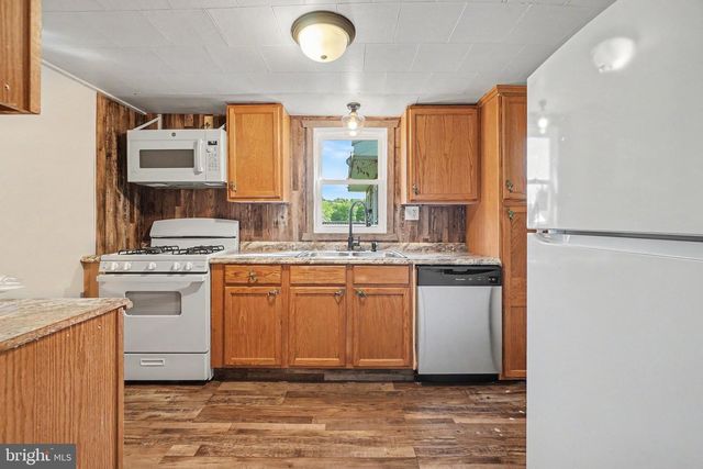 222 W 4TH ST, Waynesboro, PA 17268