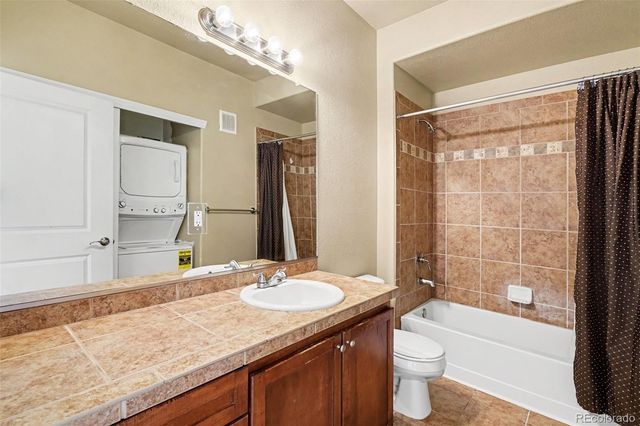 9039 E Panorama Circle C205, Englewood, CO 80112