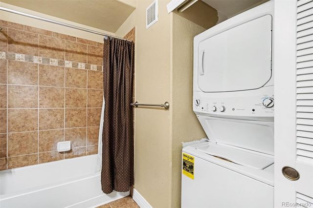 9039 E Panorama Circle C205, Englewood, CO 80112