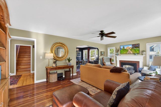 301 S Perkins BOULEVARD, Burlington, WI 53105