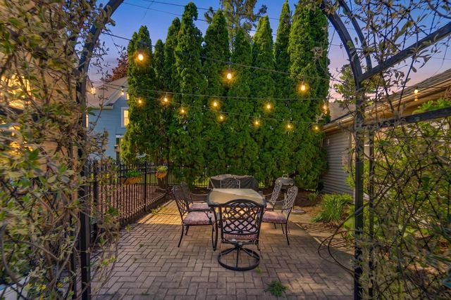 301 S Perkins BOULEVARD, Burlington, WI 53105