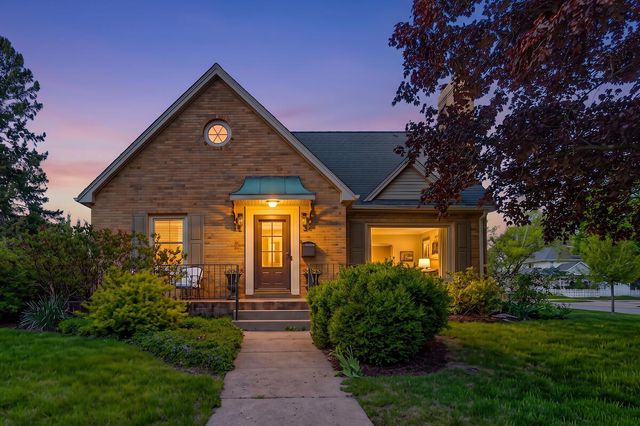 301 S Perkins BOULEVARD, Burlington, WI 53105