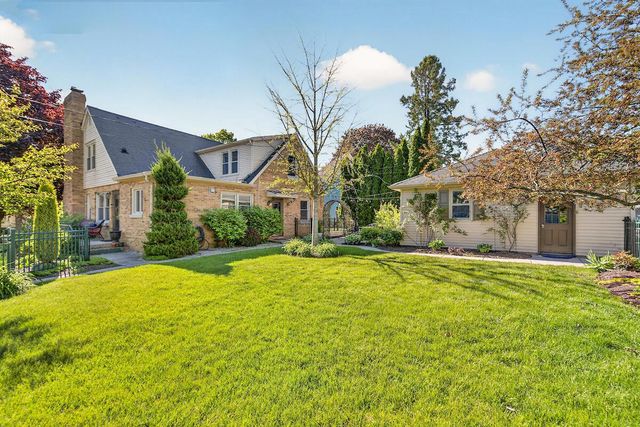 301 S Perkins BOULEVARD, Burlington, WI 53105
