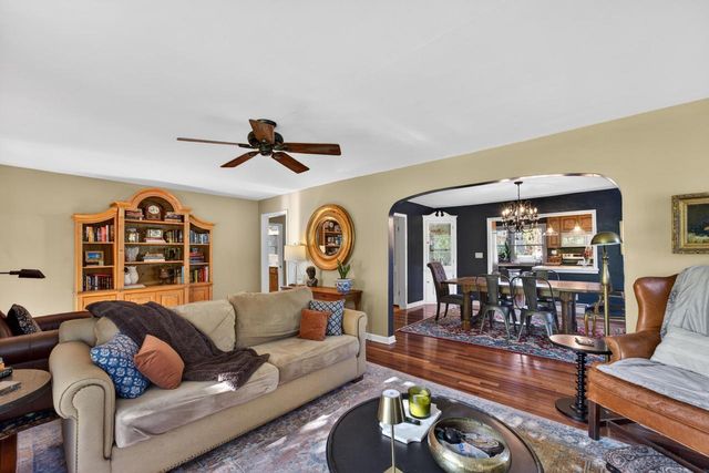 301 S Perkins BOULEVARD, Burlington, WI 53105