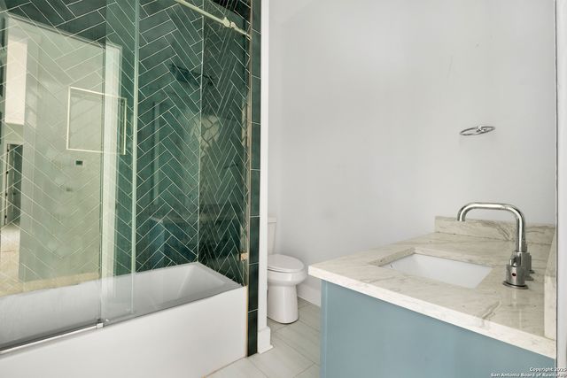 1351 Canyon Edge, Canyon Lake, TX 78133