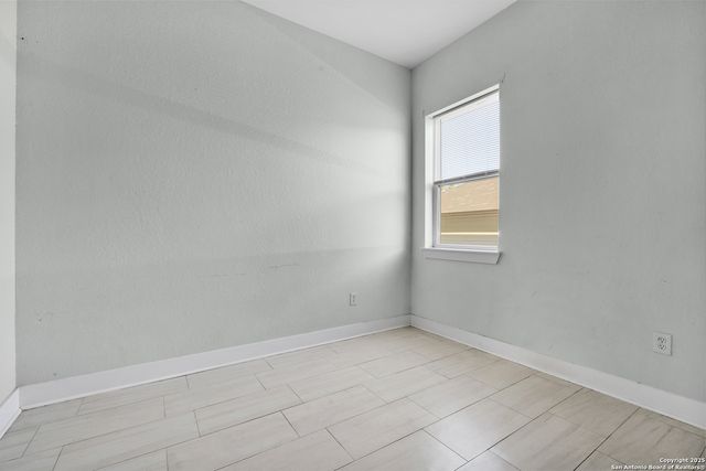 1351 Canyon Edge, Canyon Lake, TX 78133