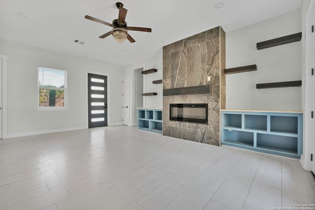 1351 Canyon Edge, Canyon Lake, TX 78133