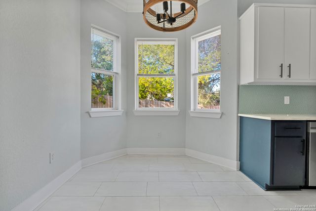 1351 Canyon Edge, Canyon Lake, TX 78133