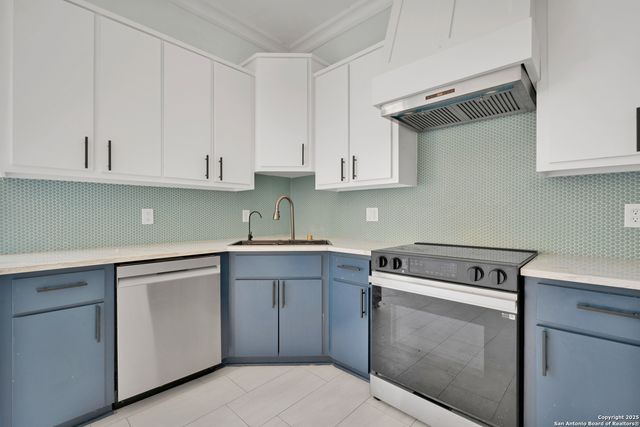 1351 Canyon Edge, Canyon Lake, TX 78133