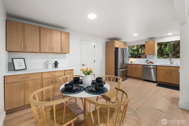 25529 SE 159th Street, Issaquah, WA 98027