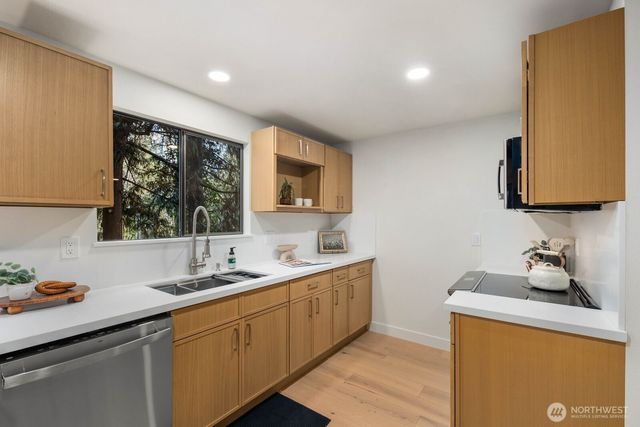 25529 SE 159th Street, Issaquah, WA 98027