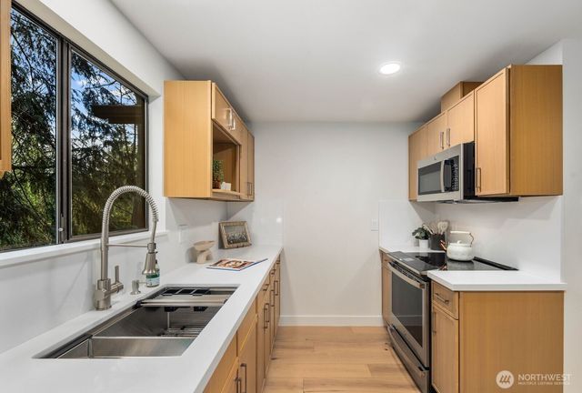 25529 SE 159th Street, Issaquah, WA 98027