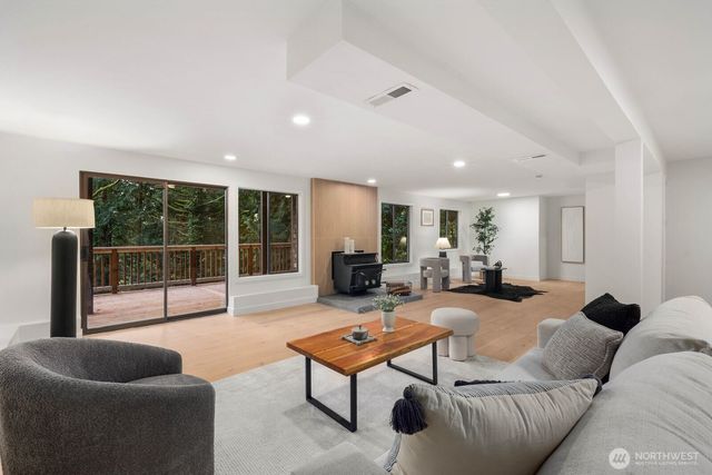 25529 SE 159th Street, Issaquah, WA 98027
