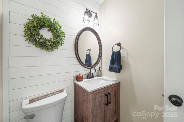 1876 Lorelei Court, Mount Pleasant, NC 28124