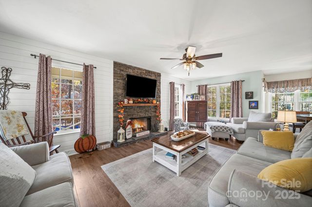 1876 Lorelei Court, Mount Pleasant, NC 28124