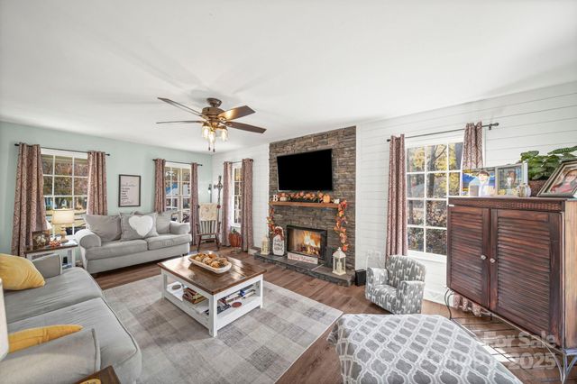 1876 Lorelei Court, Mount Pleasant, NC 28124