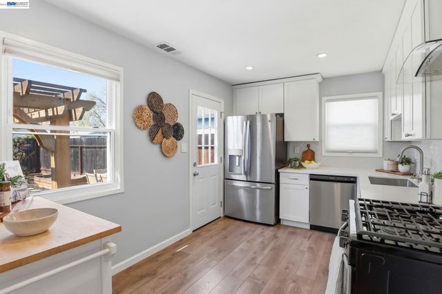 16129 Via Pinale, San Lorenzo, CA 94580