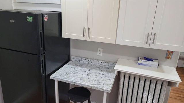 155 Centre Ave 3, Abington, MA 02351
