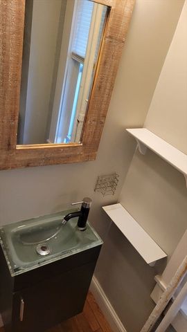 155 Centre Ave 3, Abington, MA 02351