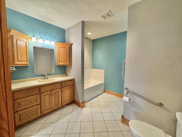 1568 East Gate DRIVE, Watertown, WI 53094