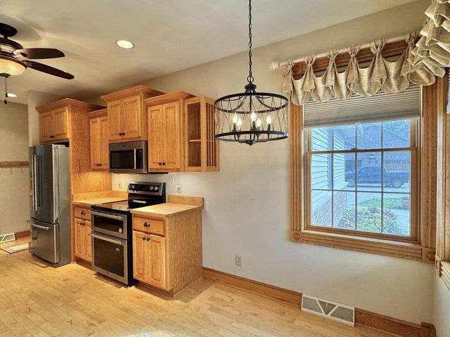 1568 East Gate DRIVE, Watertown, WI 53094