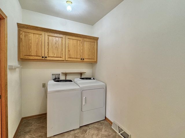 1568 East Gate DRIVE, Watertown, WI 53094