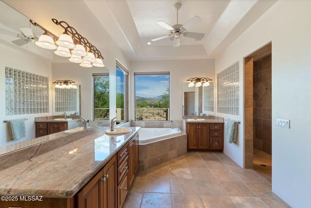 10861 E Adobe Creek Place, Tucson, AZ 85749