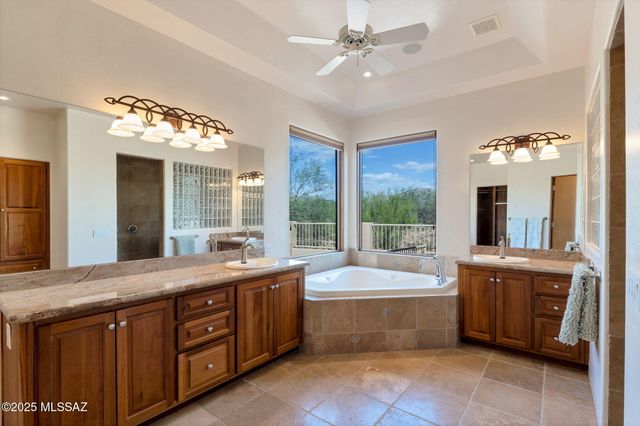 10861 E Adobe Creek Place, Tucson, AZ 85749