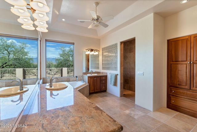 10861 E Adobe Creek Place, Tucson, AZ 85749