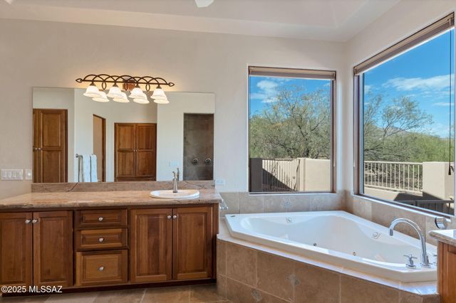 10861 E Adobe Creek Place, Tucson, AZ 85749