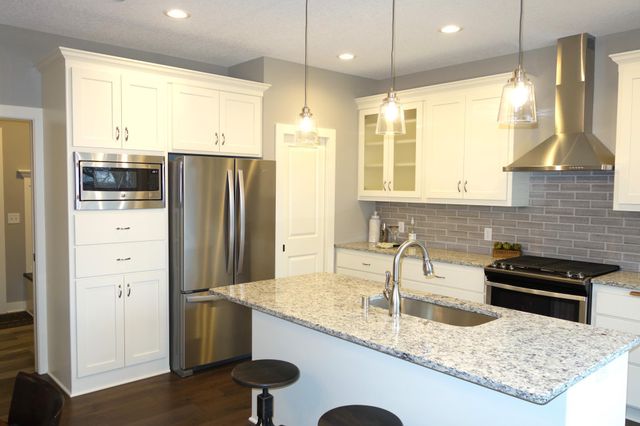 550 Sunrise Drive, Little Canada, MN 55117