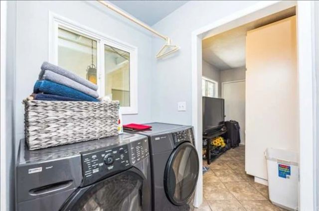 2390 Gloucester, Riverside, CA 92506