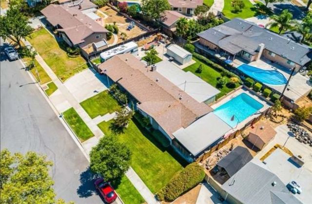 2390 Gloucester, Riverside, CA 92506