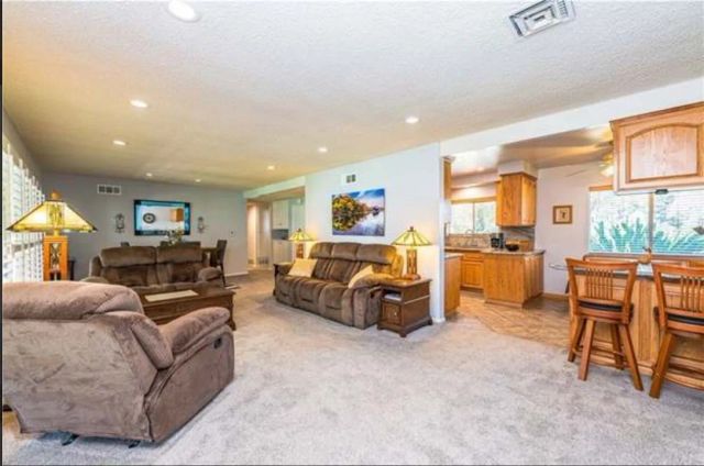 2390 Gloucester, Riverside, CA 92506
