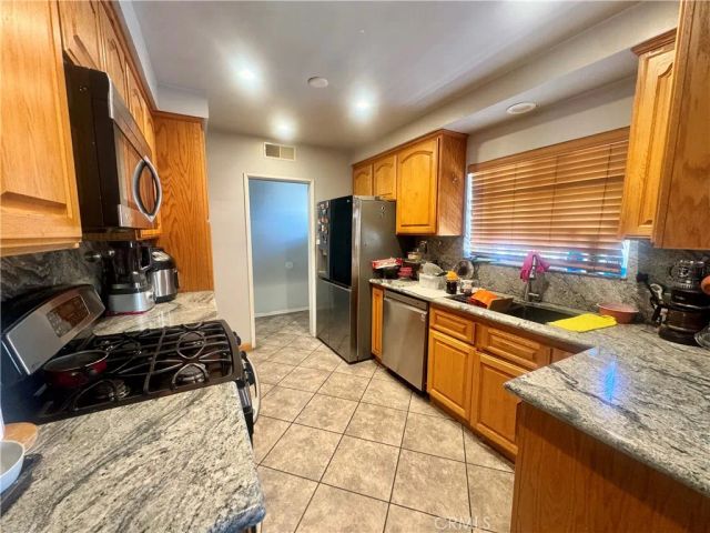 2390 Gloucester, Riverside, CA 92506