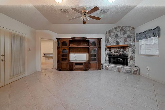 2426 15th Avenue N, Texas City, TX 77590