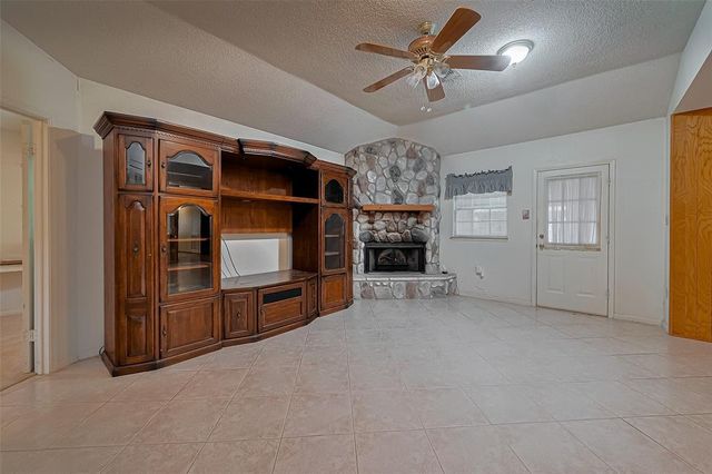 2426 15th Avenue N, Texas City, TX 77590